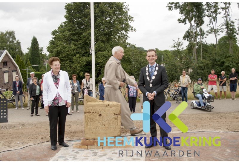 12 -7-2015 Onthulling grafsteen Herwen Coll. P.Snip- HKR (47)